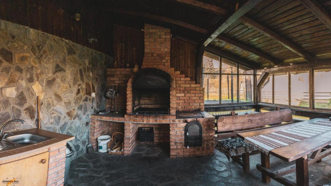 Отель Casa Cristina Фунду Молдовей Экстерьер фото