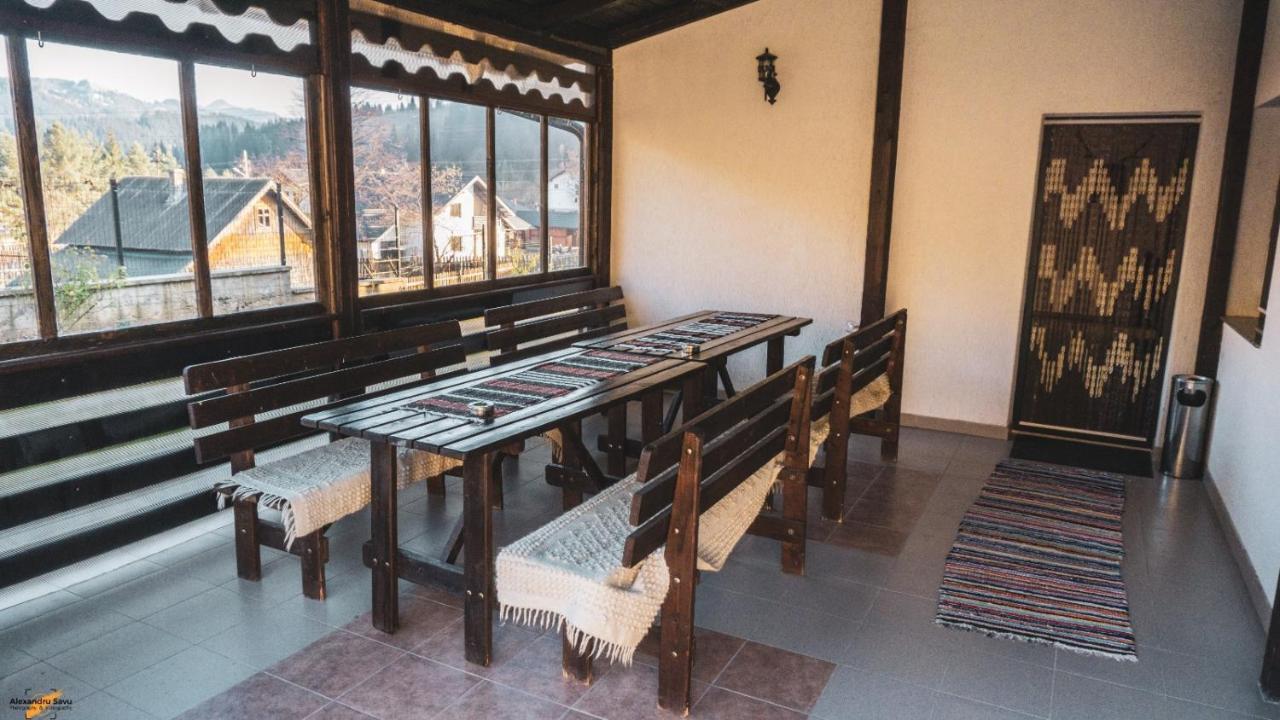 Отель Casa Cristina Фунду Молдовей Экстерьер фото