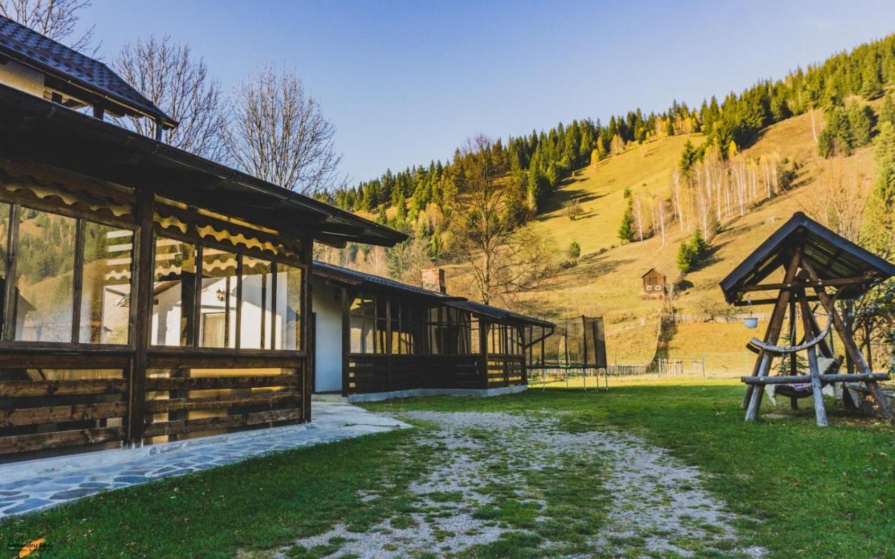 Отель Casa Cristina Фунду Молдовей Экстерьер фото
